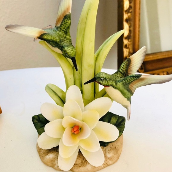 Vintage hummingbird figurine by Lefton - Picture 10 of 13